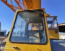 Luna windshield Delantera LIEBHERR LTM 1030 GRÚA MÓVIL for LIEBHERR LTM 1030 GRÚA MÓVIL mobile crane