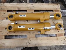 Liebherr - Zylinder / Hydr.-Zylinder für Hydr.-Greifer GM 10 - Abmessung: für Bolzen 45mm, Breite 52mm - Arbeitslänge: 710/1040 mm - Bagger: 16t-24t