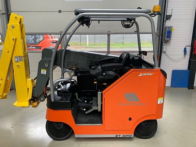 2T Heftruck/hoogwerker