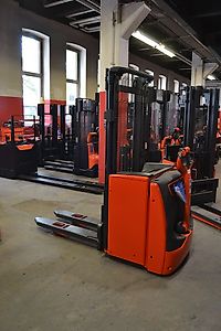 Linde L16 // 2.260 Std. / HH 2.930 mm / FH 1.500 mm / Initialhub / Servo / Duplex