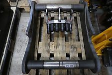 Oilquick - SW-Umbaurahmen OQ 80 orig. 2 Leitungen - hydr. Anbaugeräte (z.B. für Schwenk-Löffel ) - SW-Identmaße: 80-590-670-590-80 - Bagger: 25t-43t