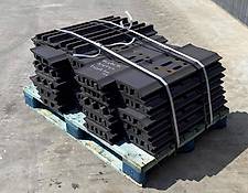Case CX330 / CX350 SHOES / PADS